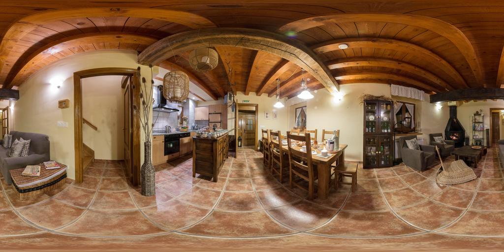 Ekolanda Guest House Esnoz Екстериор снимка