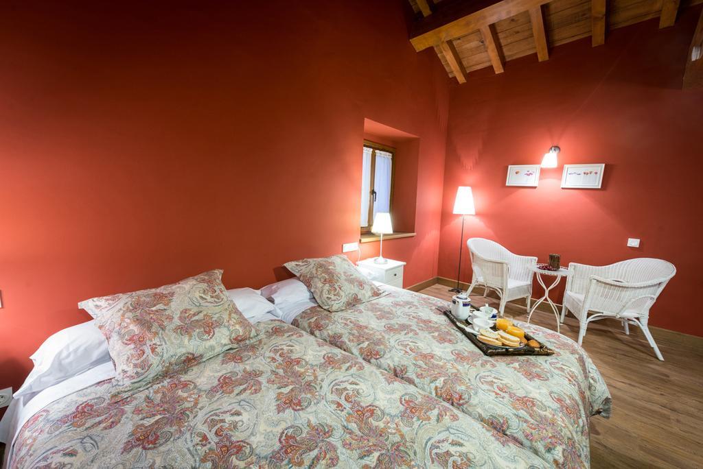 Ekolanda Guest House Esnoz Стая снимка