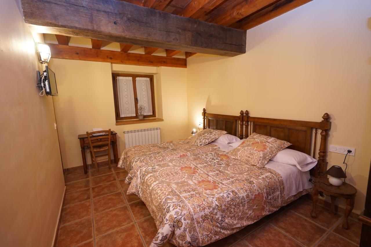 Ekolanda Guest House Esnoz Екстериор снимка